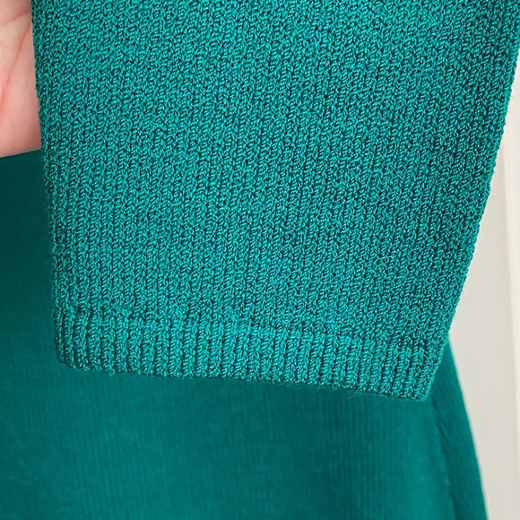 ST. JOHN Separates Green Signature Knits Long Sleeve Sweater Dress Size Medium - Picture 9 of 10